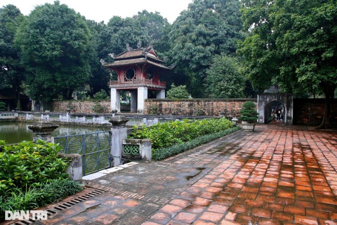 Van Mieu - Temple of Literature, Hanoi -01