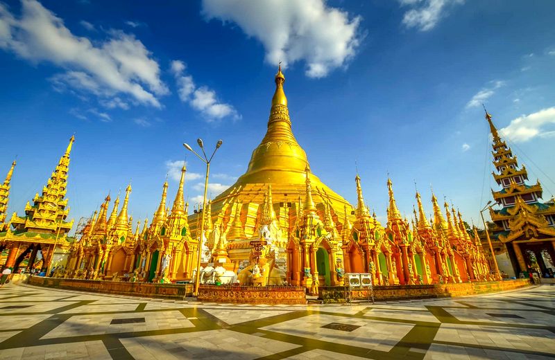Pagoda Shwedagon in Yangon, Myanmar