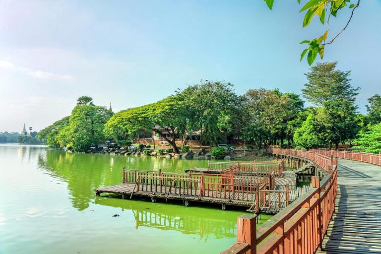Kandawgyi Garden in Yangon