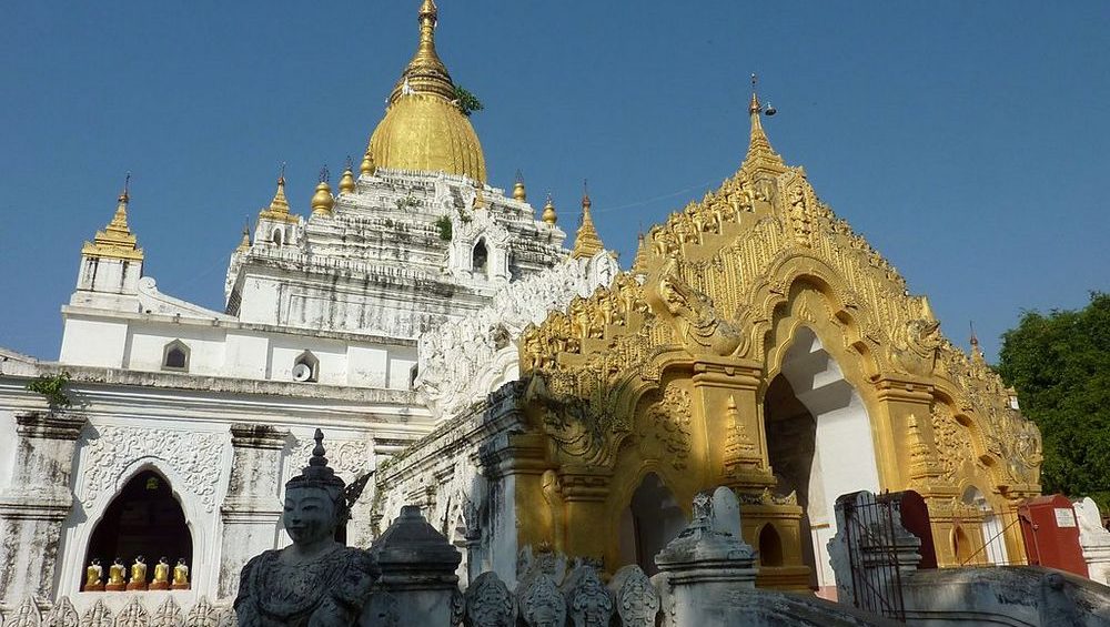 Kyauktawgyi Pagoda in Mandalay