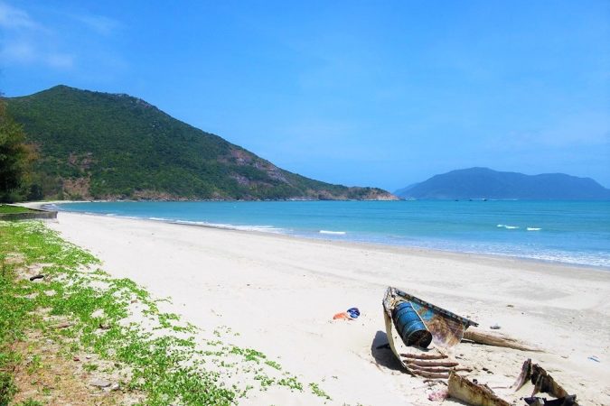 Lo Voi Beach, Con Dao Island