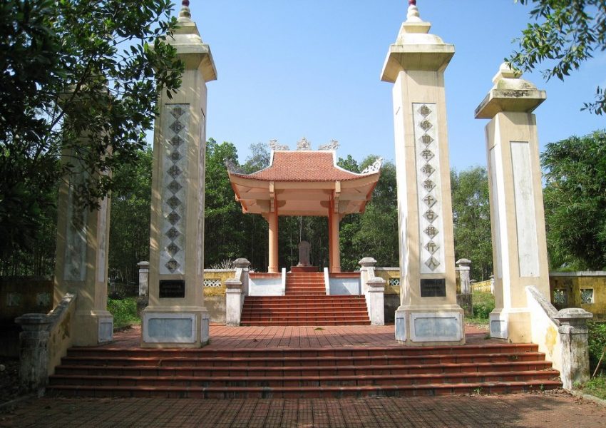 Nguyen Huu Canh Tomb