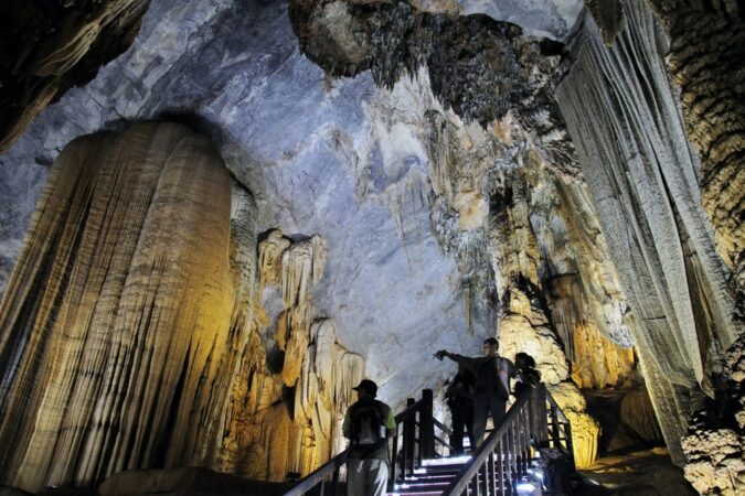 Thien Cung Cave, Halong Bay
