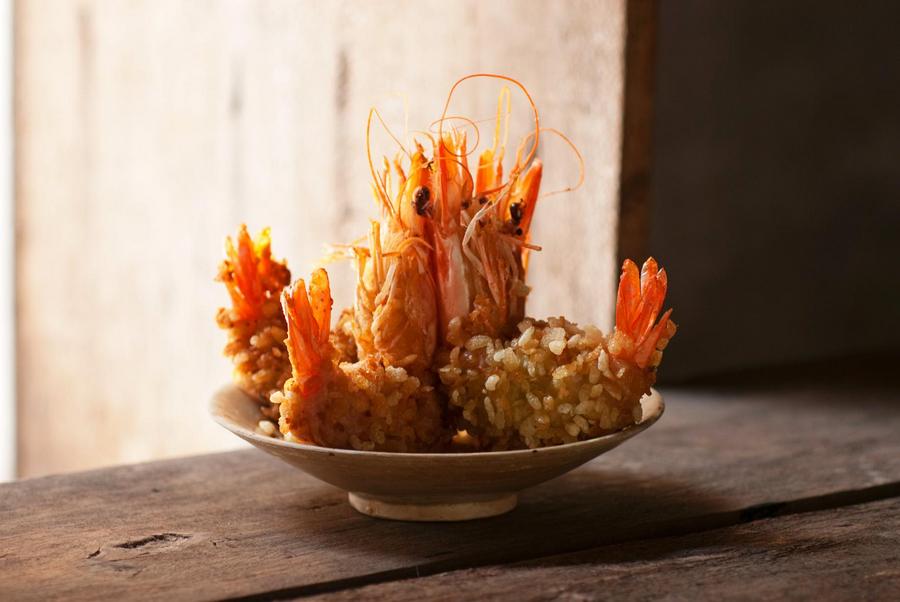 Crispy Tiger Prawns Coated with Green Rice Recipe