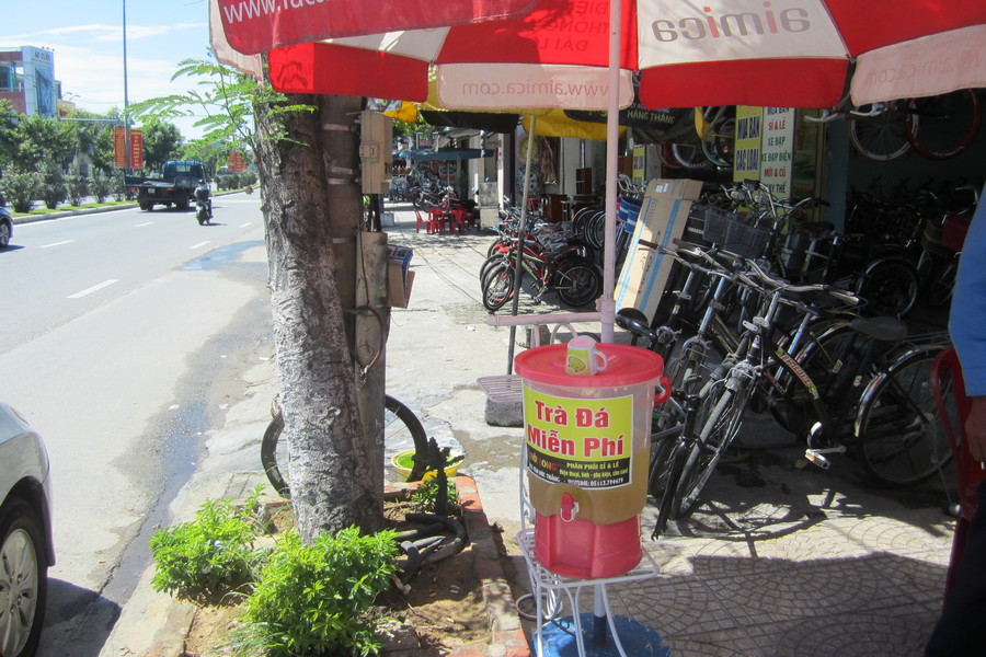 Free pure water on Street in Lien Chieu District , Da Nang