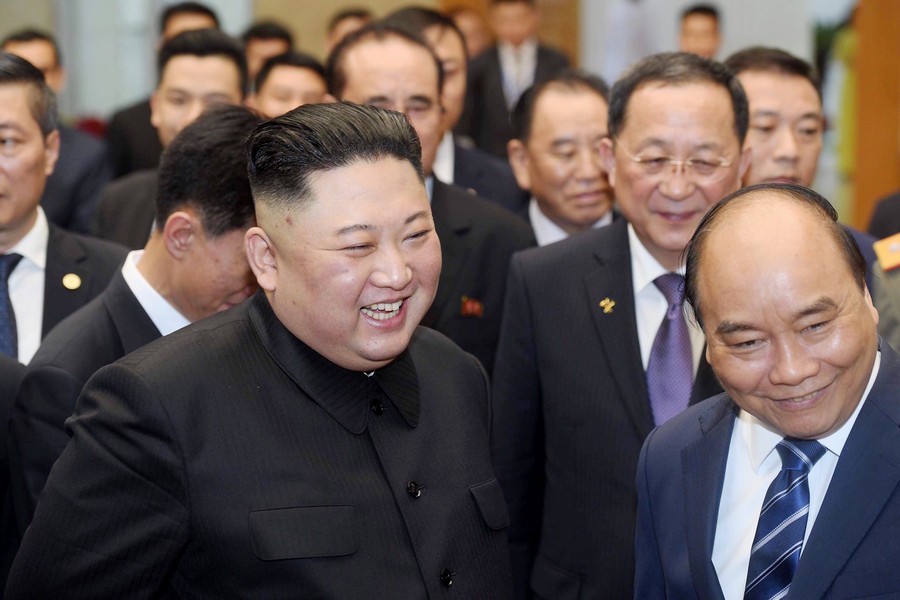 North-Korean-President-Kim-Jong-un-and-Nguyen-Xuan-Phuc