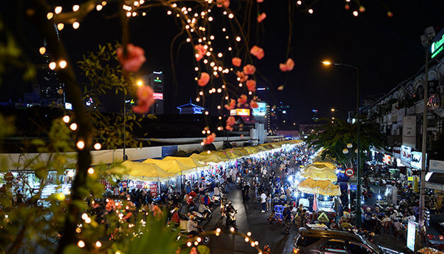 Saigon nightlife at Ben_Thanh