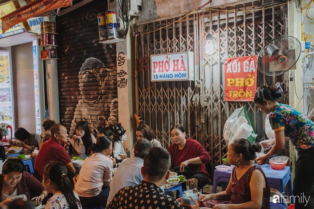 The Phở Gà Street – Hang Hom