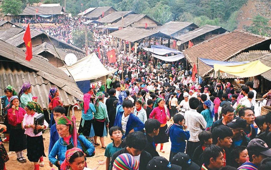 Khau Vai love market