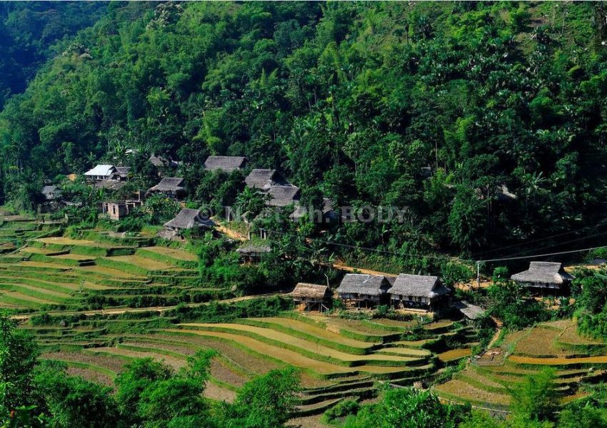 Ban Hieu, Hieu Village in Pu Luong