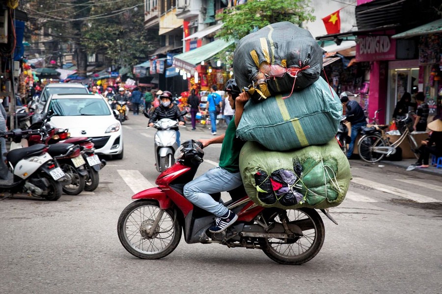 Motorbikes-can-carry-anything