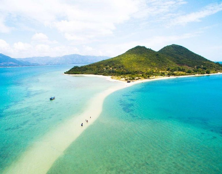 Vietnam receives ten nominations at World Travel Awards 2022