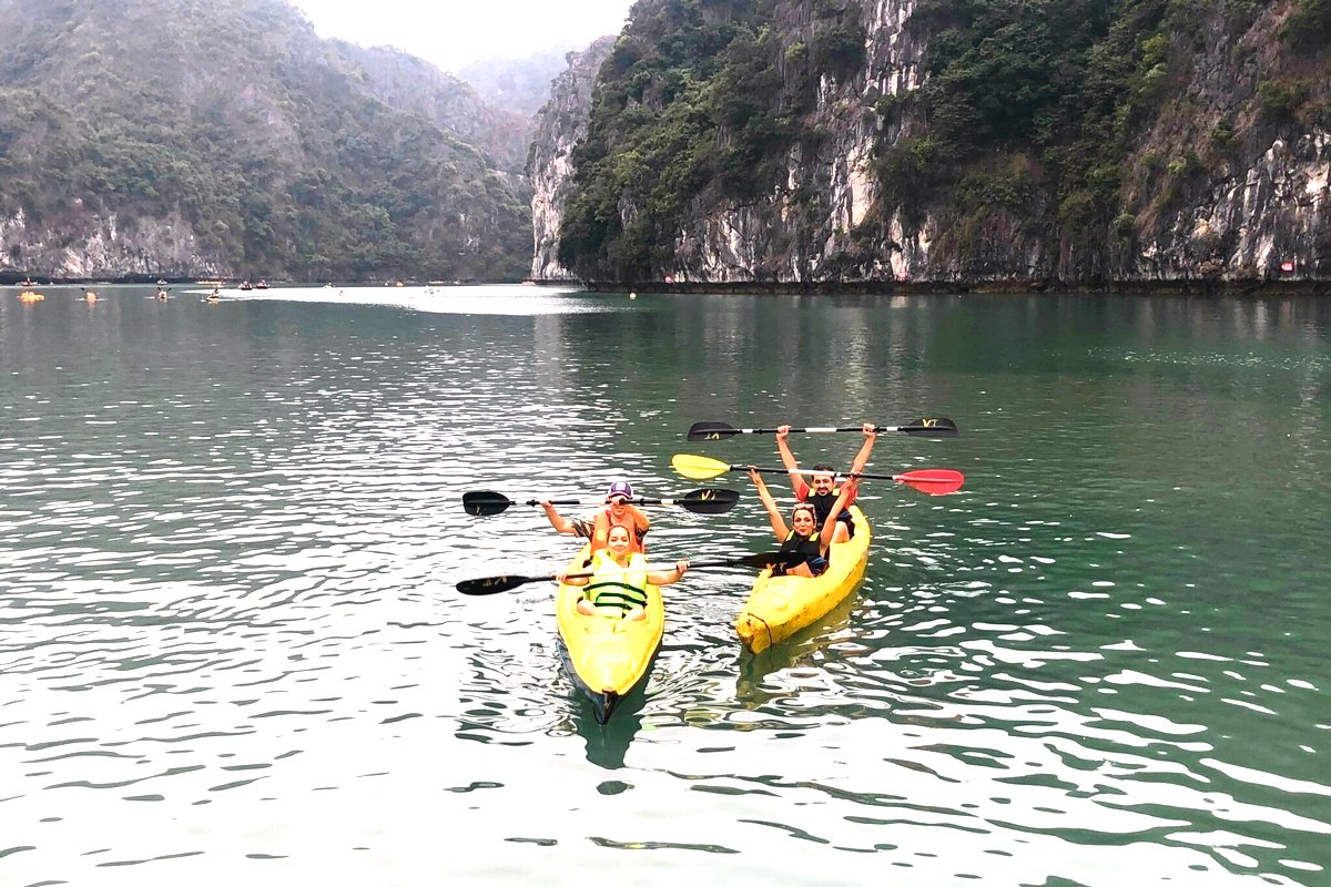 Hạ Long - Unwind in the UNESCO natural heritage together
