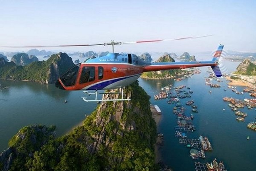 Helicopter tour in Halong Bay