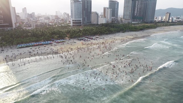People visit Da Nang Beach on public holidays