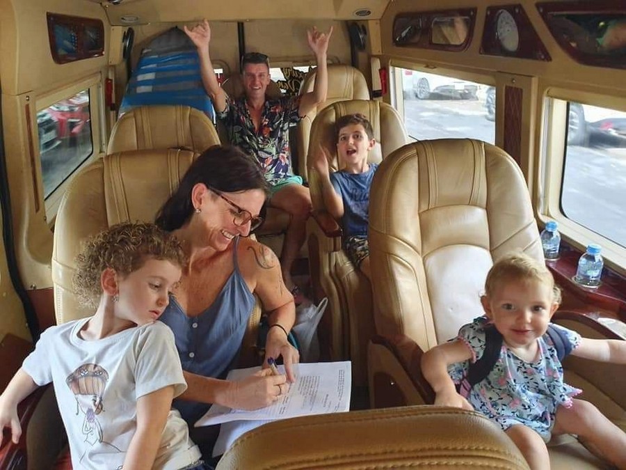 Catherine Cruise -Limousine bus service