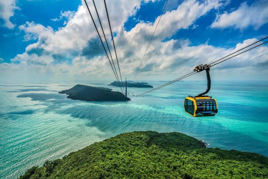 The longest non‑stop 3‑wire cable car (Guinness World Record)