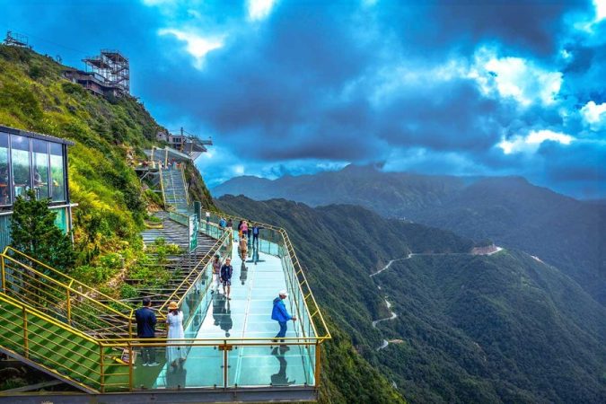THRILLING SAPA GLASS BRIDGE
