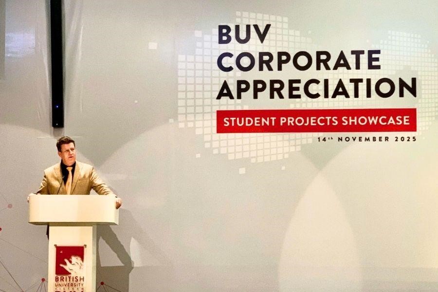 Professor Rick Bennett delivering the welcome remarks at the event.