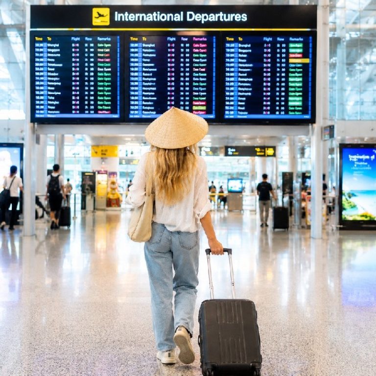 Flights from the Middle East to Vietnam in 2026